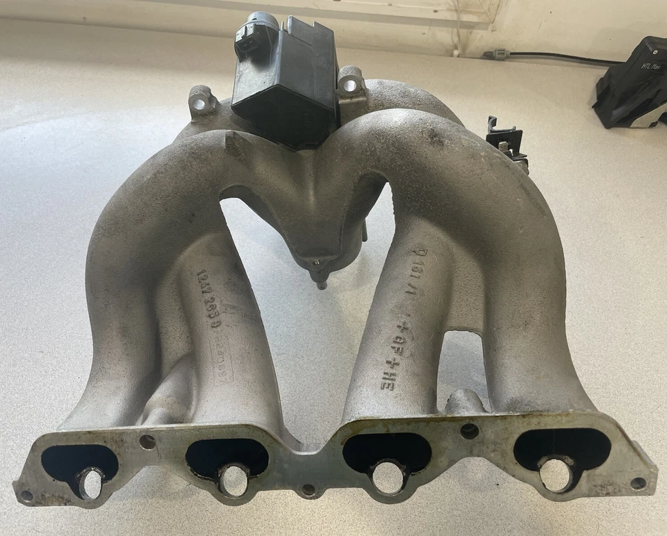 1996-2002 BMW Z3 ROADSTER E36/7 ~ LOWER INTAKE MANIFOLD ~ 11611247263 - Image 1 of 4