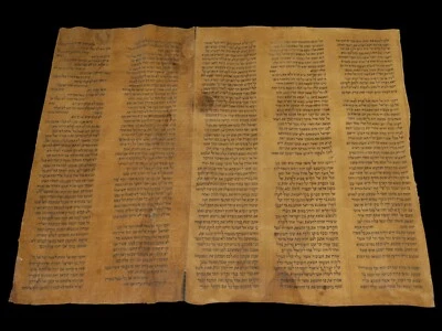 RARE TORAH SCROLL BIBLE VELLUM MANUSCRIPT FRAGMENT 300 YRS OLD BUKHARA Leviticus - Image 1 of 4
