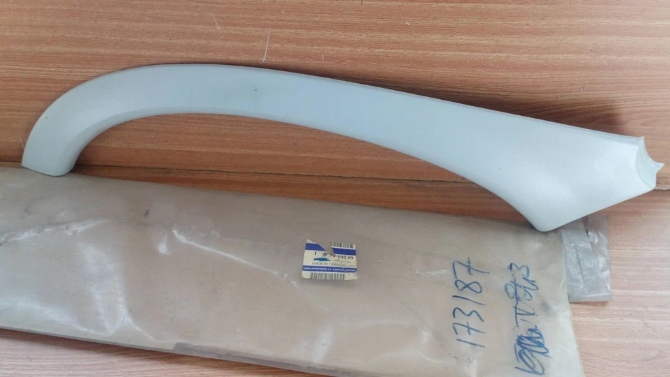 Moulding Wheelhouse Rear Left for Opel Vauxhall Corsa B GSi 90429539 OEM - Image 1 of 1