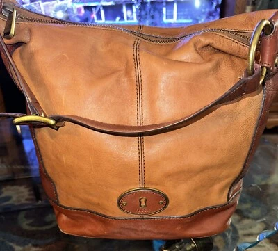 Bolso de mano hobo vintage de cuero de latón metálico Fossil Maddox Foto 1 de 4
