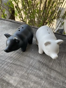 Black & White Ceramic Pig Salt & Pepper Shakers Farmhouse Country-never Used- - Picture 1 of 7