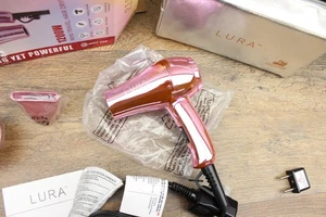 LURA Mini Asciugacapelli Portatile da Viaggio Doppia Tensione Piccolo Leggero Rosa Soffiato! - Foto 1 di 3