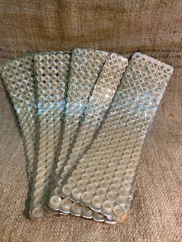 Antique vintage pearlescent pearly buttons 720 pcs original packaging Cover