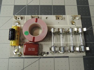 Sonic Lautsprecher Frequenzweiche Netzwerk S-2766, 1400Hz, 18dB/Oktave, 8 Ohm, abgesichert - Bild 1 von 11