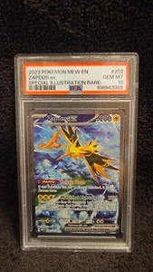 POKEMON MEW EN 151 ZAPDOS EX 202/165 ILLUSTRAZIONE SPECIALE RARA HOLO PSA 10 - Foto 1 di 2