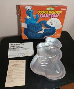 Vintage Wilton Sesame Street Cookie Monster Cake Pan - Picture 1 of 7