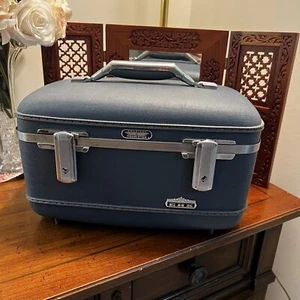 American Tourister  Vintage Train Case Luggage Makeup Blue - Picture 1 of 17