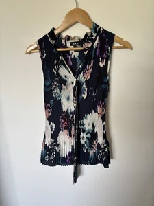 DKNY Navy Floral Pleated Sleeveless Blouse Size Medium 10 - Picture 1 of 5