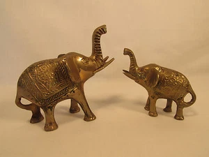 Vintage Pair Of Ornate Brass Elephant Figurines Trunks Up Good Luck - Picture 1 of 7