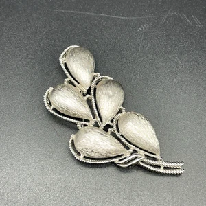 Vtg Crown Trifari 5 Puffy Pear Shape Petals Balloons Silver Tone Brooch Pin MCM - Picture 1 of 8