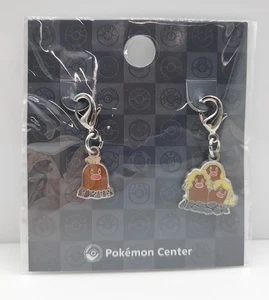 Pokemon Center Alola Diglett Dugtrio 1" Metall Schlüsselanhänger Charm Set Pokedex - Bild 1 von 1