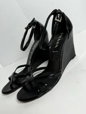 Sandalias de plataforma Prada negras retro Y2K charol cuñas talla EU 36,5 talla 6 Foto 1 de 4