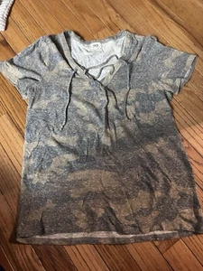 BKE Damen Distressed Camo Tshirt Extra Small XS - Bild 1 von 6
