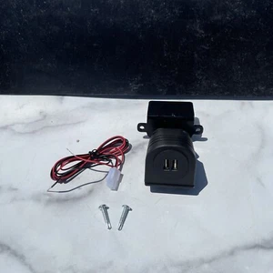 Unter Armaturenbrett Hardwire Dual USB 12V Steckdose mit Befestigungsschrauben - Bild 1 von 4