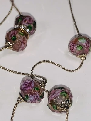Collares serpentinos Betsey Johnson rosas rosadas cuentas lucita longitud ópera 2 un. Foto 1 de 4