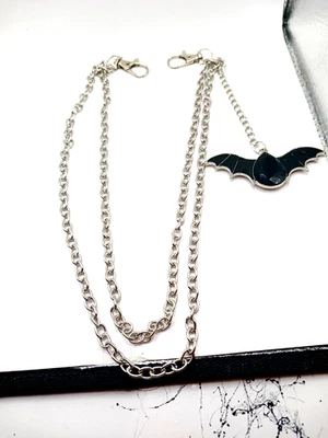 Cadena de metal murciélago negro doble capa tono plata 19 pulgadas de largo  Foto 1 de 4