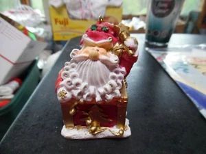 Vintage resin Santa in box Christmas ornament - 4" tall - Picture 1 of 5