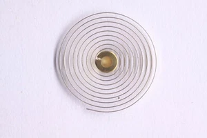 Hairspring balance AZALEA IRIS MAUTHE Tiny WERLE Spirale bilanciere NOS - Imagen 1 de 1