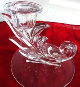 Candelabro cónico de diseño floral de vidrio transparente de 3 3/4"" de 4 1/4"" de ancho - nuevo sin etiquetas - Imagen 1 de 7