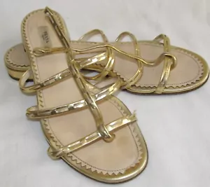 Sandali vintage gladiatore Prada oro gladiatore cinturino alla caviglia mancante venduti così come sono taglia 39,5 - Foto 1 di 14