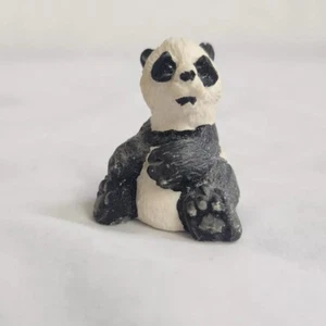 Panda Bear Figurine Vintage Itty Bitty World United Design Wild Animal Resin - Picture 1 of 9