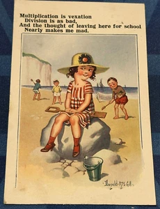 Vintage Donald McGill Comic Postkarte 1923 Mädchen am Strand Schule Nr. 4366 - Bild 1 von 2