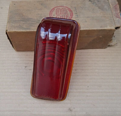 1946-1948 DeSoto Deluxe Custom S11 Nuevo de Lote Antiguo MoPar Vidrio Derecho LÁMPARA TRASERA LENTE Foto 1 de 3