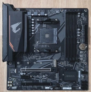 Placa madre GIGABYTE B550M AORUS ELITE AMD B550 Socket AM4 DDR4 M-ATX Ryzen M.2 - Imagen 1 de 2