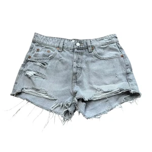 ZARA grau abgeschnittene Denim-Jeans-Shorts im Used-Look Damengröße 4 ausgefranste Säume  - Bild 1 von 4