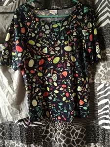 Camiseta para mujer LulaRoe XL audaz estampado floral manga corta fondo negro - Imagen 1 de 4