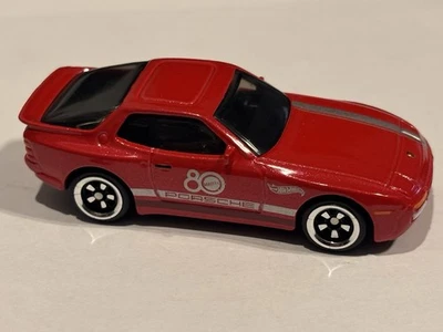 В руке ОТДЕЛЬНАЯ серебряная серия Hot Wheels Mattel 80-я годовщина. '89 PPORSCHE 944 TURBO - Изображение 1 из 4