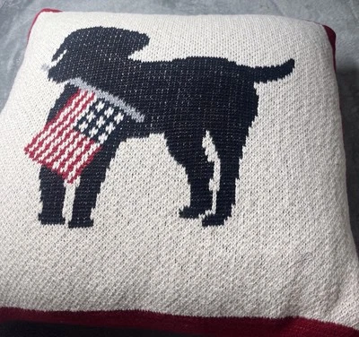 Nueva Almohada Bandera Decorativa Brooks Brothers 18x18 Negra Laboratorio Americana 4 de Julio Foto 1 de 4