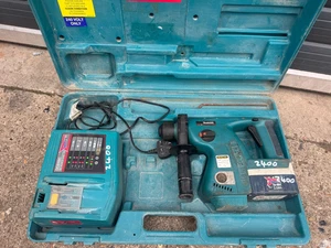 ⭐MAKITA BHR200 24V SDS BOHRHAMMER BOHRMASCHINE 2,0AH AKKU LADEGERÄT KOFFER ⭐ - Bild 1 von 10
