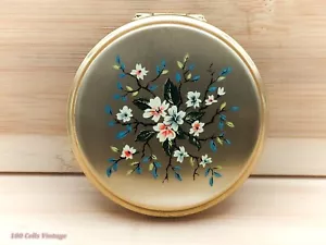 Polvo compacto Stratton dorado floral-vintage para damas-1vi - Imagen 1 de 5