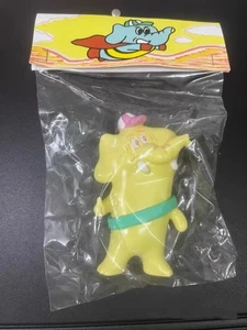Figura de acción Cookie Dog × Stonevibe VIVI The Elephant Yellow Ver vinilo Sofubi - Imagen 1 de 2