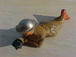 Vintage Manoil Barclay Lead Soldier Laying Flat With Binoculars - Picture 1 of 1