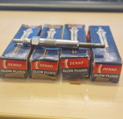 4x GLOW PLUGS 11V DENSO 6710000043 DG-005 - Image 1 of 3