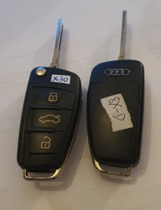 Mando a distancia original AUDI Key Flip (434) HLO DE 8X0837220D 5FA010659-10/2010DJ1589 - Imagen 1 de 4