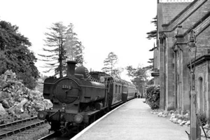PHOTO BR British Railways Steam Locomotive Class 5700 5712 at Much Wenlock 1956 - Picture 1 of 1