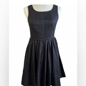 Moulinette Soeurs Dress, Navy, Size 4, Pintuck pleats Crochet lace - Picture 1 of 13