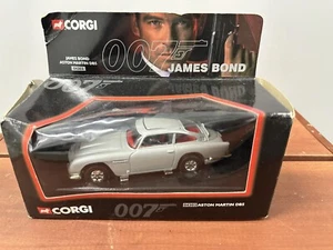 VINTAGE JAMES BOND 007 ASTON MARTIN DB5 CORGI DIECAST COLLECTIBLE TOY CAR - Picture 1 of 14