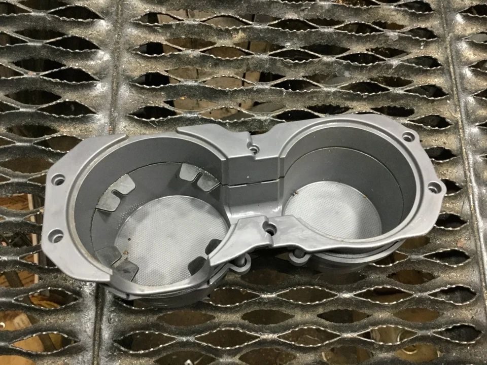 06 07 08 09 10 11 KIA RIO CENTER CONSOLE CUP HOLDER 846401G250XI OEM - Image 1 of 4