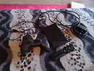 NVIDIA Shield TV 2017 16GB mit Bluetooth-Controller und Android - Bild 1 von 4