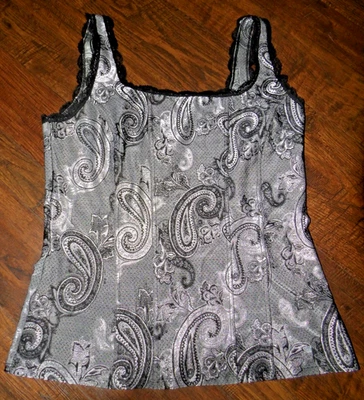 Camiseta sin mangas para mujer White House Black Market WHBM negra plateada gris con ribete de encaje Foto 1 de 4