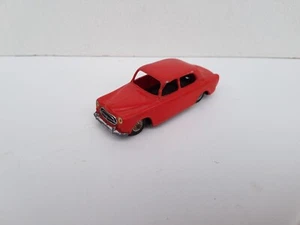 Les miniatures de Norev - Peugeot 403 Rouge - Plastique / plancher métal - 1/43 - Bild 1 von 7