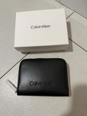 Schöner Geldbeutel von calvin Klein neu - Bild 1 von 4