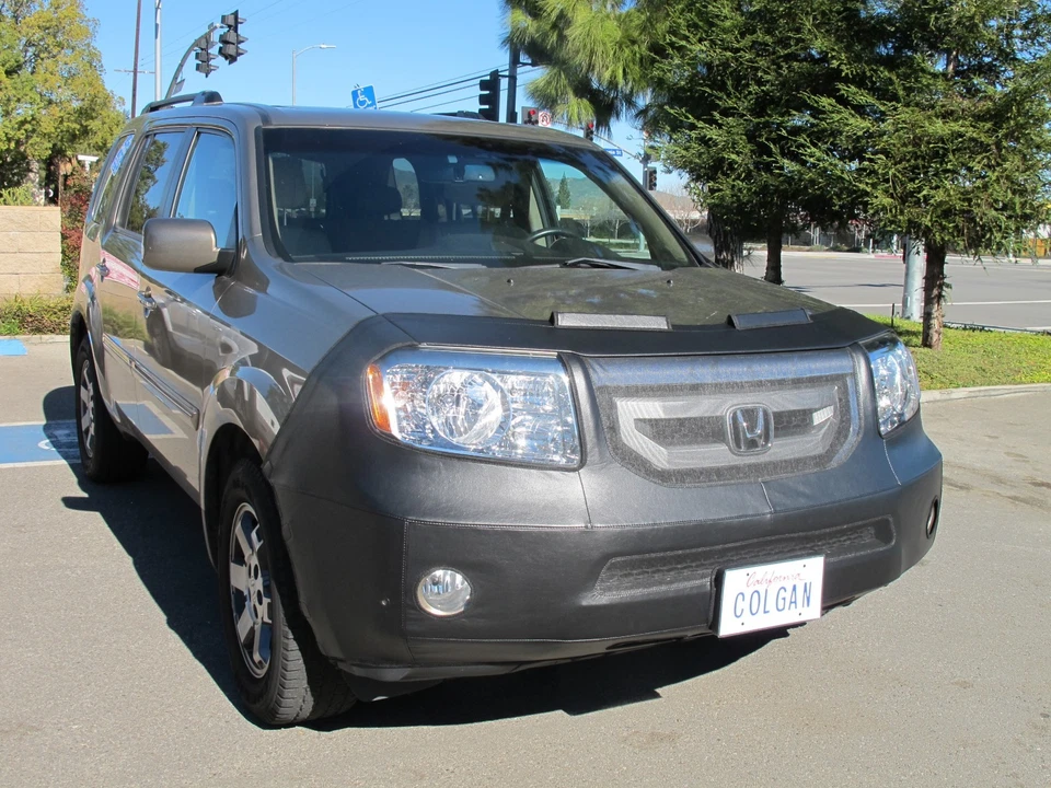 Colgan Front End Mask Bra 2pc.Fits Honda Pilot EX,EX-L,LX 09-11 W/Licen. W/Navig - Image 1 of 1