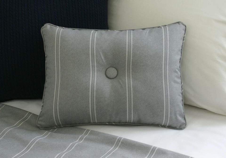 NUEVO Almohada Personalizada Ralph Lauren Jermyn Acento Calle 1 Botón Foto 1 de 1