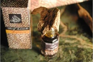 Agar Musk Cambodi 3 ml-Aceite de madera de agar Oudh Aloeswood Bois D'Agar Jinkou Adlerholz  - Imagen 1 de 1