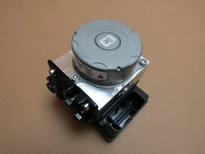 Triumph Rocket 3 GT 2021 ABS pump control unit module (9536) - Picture 1 of 10